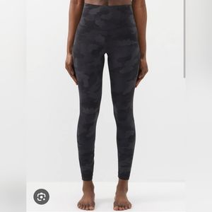 Lululemon Camo Align 25"